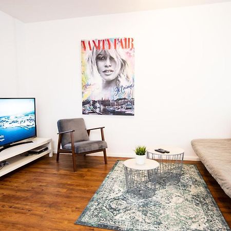 Moderne 2-Zimmer Wohnung! Wlan Und Netflix Inklusive! Zentral Gelegen In Der Historischen Altstadt! Stade Exterior photo